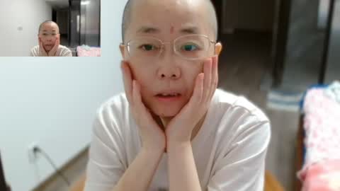 Snapshot of cbz112233 chatting on 06-15-26, 03:03 ANNYANNY online show from 06-15-26, 03:03