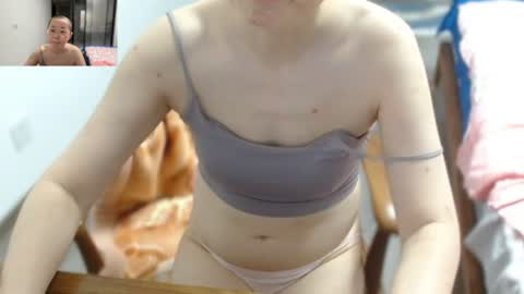Snapshot of cbz112233 chatting on 06-28-26, 04:02 ANNYANNY online show from 06-28-26, 04:02