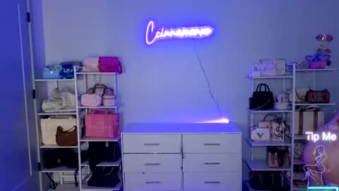 Ccinnamon online show from 10-17-25, 12:14