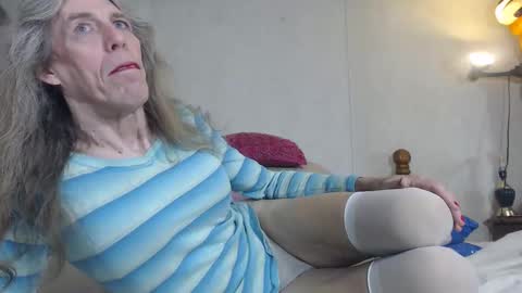 Snapshot of cdsextoy1 chatting on 11-03-25, 09:43 Jackie online show from 11-03-25, 09:43