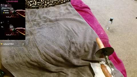 Boy looking for older men for first bottoming experience online show from 04-04-26, 10:18