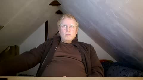 Snapshot of cebas chatting on 01-21-25, 11:35 cebas online show from 01-21-25, 11:35