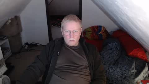 Snapshot of cebas chatting on 02-20-25, 09:00 cebas online show from 02-20-25, 09:00