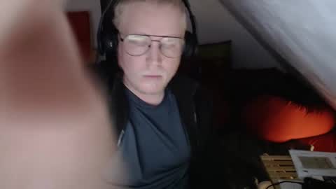 Snapshot of cebas chatting on 11-06-25, 09:10 cebas online show from 11-06-25, 09:10