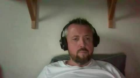 Snapshot of cebcool chatting on 12-14-25, 04:12 Sb online show from 12-14-25, 04:12