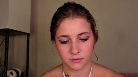 Lina  online show from 12-17-25, 07:09