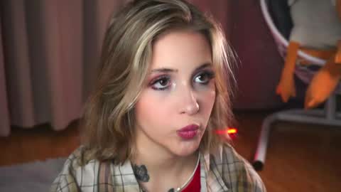 Lina  online show from 06-01-26, 07:37