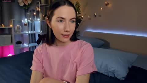 Snapshot of cel1ne_secret chatting on 03-06-25, 02:09 Josie Manesi online show from 03-06-25, 02:09