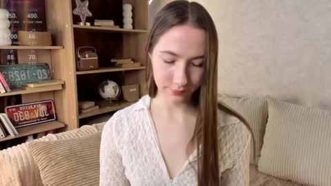 Snapshot of cel1ne_secret chatting on 09-28-25, 05:35 Josie Manesi online show from 09-28-25, 05:35
