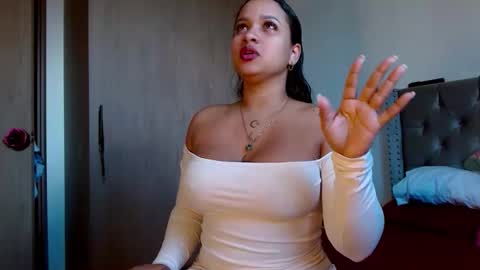 Snapshot of celeneortiiz chatting on 04-26-26, 05:32 celeneortiiz online show from 04-26-26, 05:32