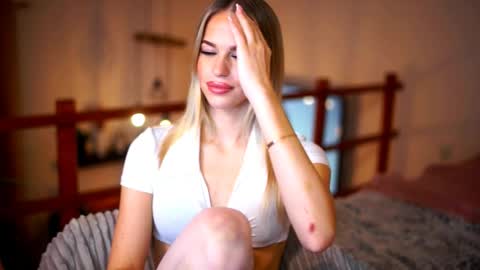 Snapshot of celeste_www chatting on 03-04-26, 06:36 Sunflower online show from 03-04-26, 06:36