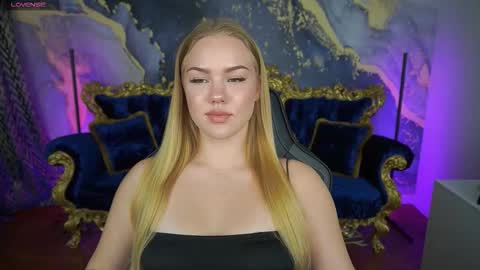 Snapshot of celestenoirr chatting on 10-20-25, 12:49 celestenoirr online show from 10-20-25, 12:49