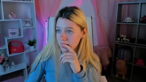 your cute kitty online show from 05-07-26, 06:46