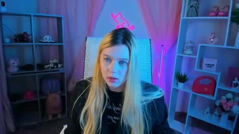 your cute kitty online show from 05-10-26, 06:02