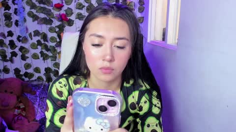 Snapshot of celestinepurple chatting on 12-24-24, 04:19 Celestineeeeee online show from 12-24-24, 04:19