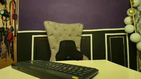Snapshot of celestte_sweet chatting on 04-21-26, 01:42 online show from 04-21-26, 01:42