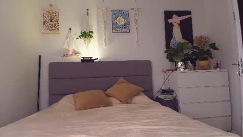 Snapshot of celin_summer chatting on 07-22-26, 05:49 Celin online show from 07-22-26, 05:49