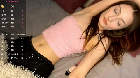 Snapshot of celinaimmel chatting on 05-17-26, 03:19 Eva online show from 05-17-26, 03:19