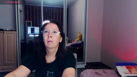 Snapshot of celine_faer1 chatting on 04-29-26, 02:48 Celine online show from 04-29-26, 02:48