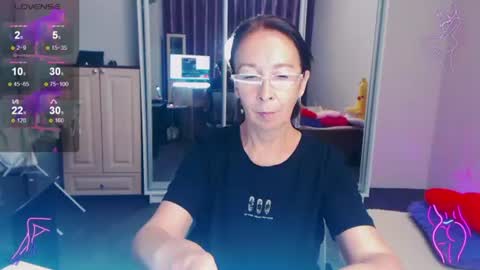 Snapshot of celine_faer1 chatting on 07-11-26, 08:06 Celine online show from 07-11-26, 08:06