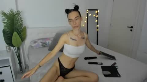 Snapshot of celine_roxelle chatting on 07-07-26, 05:50 Celine Roxelle online show from 07-07-26, 05:50