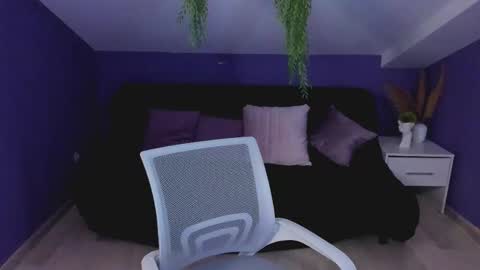 elin online show from 09-21-25, 08:54