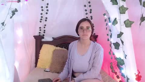 Hello guys my name is Sofi and Lizzie and  Vanessa online show from 02-19-25, 05:38