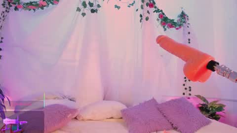 Hello guys my name is Sofi and Lizzie and  Vanessa online show from 12-17-25, 09:10