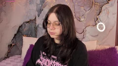 Hello guys my name is Sofi and Lizzie and  Vanessa online show from 02-19-26, 04:30