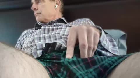 Snapshot of centerfield24 chatting on 10-06-25, 05:21 Centerfield online show from 10-06-25, 05:21