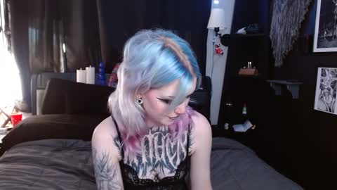 Averi online show from 01-20-25, 11:21