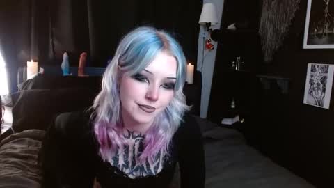 Averi online show from 01-22-25, 01:10