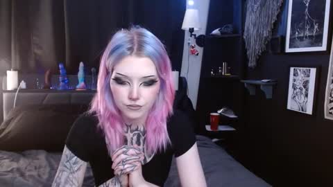 Averi online show from 02-13-25, 12:46