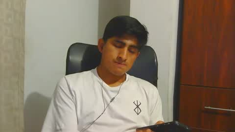 Snapshot of cesarex148 chatting on 12-28-24, 02:01 Cesar online show from 12-28-24, 02:01