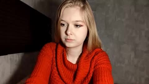 Lia online show from 12-15-25, 09:02