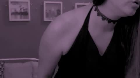 The Queen online show from 12-15-25, 01:21