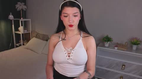 Amelia online show from 10-26-25, 12:33