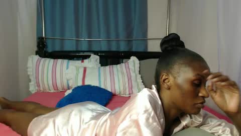 Snapshot of chantelsamz2 chatting on 02-28-25, 07:37 Chantel online show from 02-28-25, 07:37