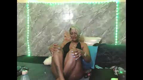 Snapshot of chanz10172 chatting on 09-29-25, 10:58 Zaria Vixen online show from 09-29-25, 10:58