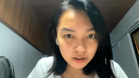 Snapshot of charamaracle chatting on 04-01-26, 01:01 Elly online show from 04-01-26, 01:01