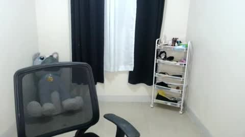 Snapshot of charcolita chatting on 07-15-26, 04:56 Cristine online show from 07-15-26, 04:56