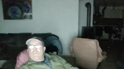 Snapshot of charles6064 chatting on 01-01-25, 04:18 charles6064 online show from 01-01-25, 04:18