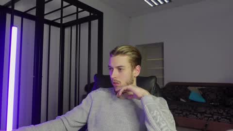 Snapshot of charles_sins chatting on 02-06-25, 04:47 CHARLES SINS online show from 02-06-25, 04:47