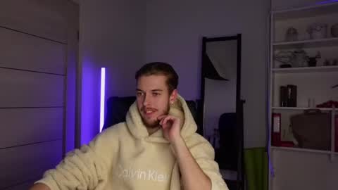 Snapshot of charles_sins chatting on 02-12-25, 06:09 CHARLES SINS online show from 02-12-25, 06:09