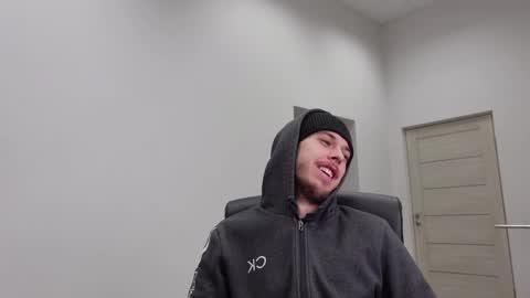 Snapshot of charles_sins chatting on 03-08-25, 08:33 CHARLES SINS online show from 03-08-25, 08:33