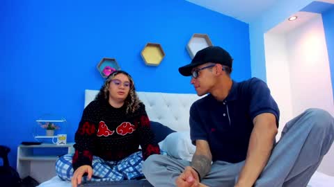 Charles y Elara online show from 12-04-24, 03:15