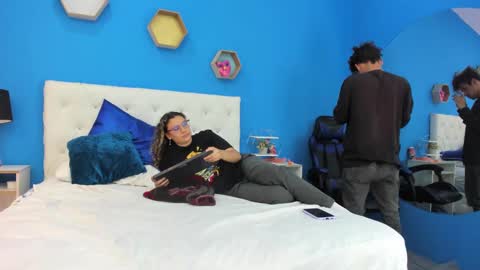 Charles y Elara online show from 01-17-25, 03:12