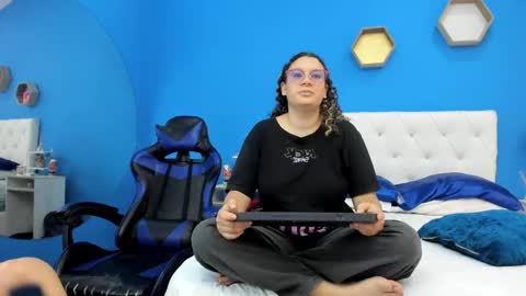 Charles y Elara online show from 03-05-25, 07:38