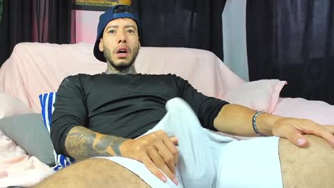 Snapshot of charless_dickenss chatting on 02-05-25, 12:06 charless_dickenss online show from 02-05-25, 12:06