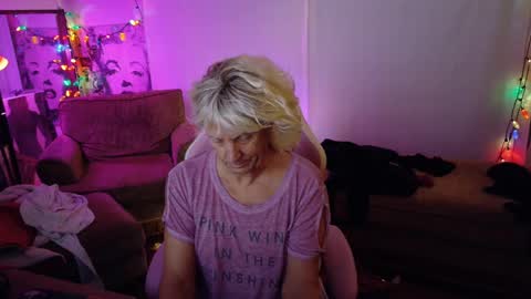 Snapshot of charli_girl chatting on 12-03-24, 10:40 Charli online show from 12-03-24, 10:40